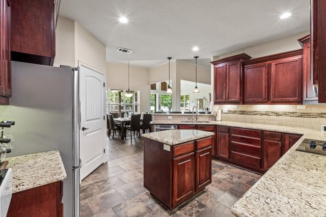 321 Bay Court, Gun Barrel City, TX 75156