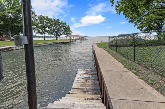 321 Bay Court, Gun Barrel City, TX 75156