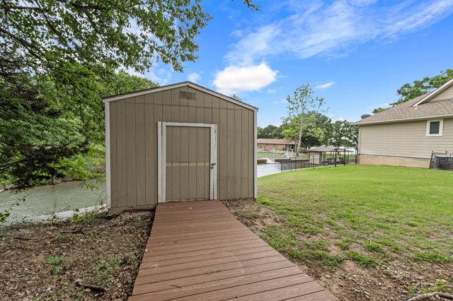 321 Bay Court, Gun Barrel City, TX 75156