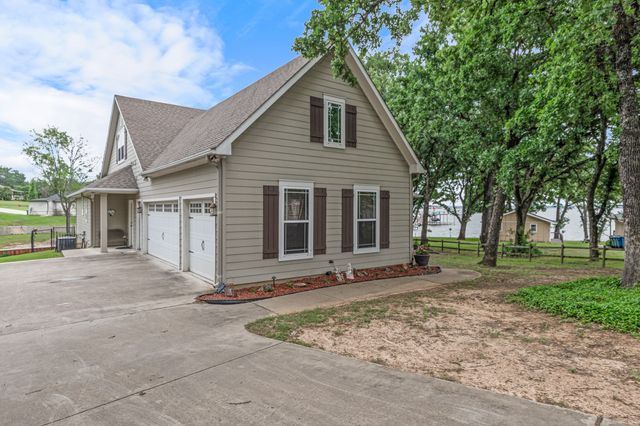 321 Bay Court, Gun Barrel City, TX 75156