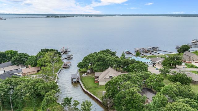 321 Bay Court, Gun Barrel City, TX 75156