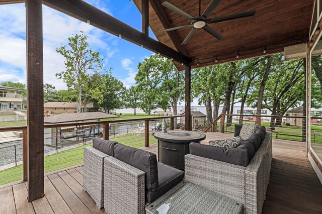 321 Bay Court, Gun Barrel City, TX 75156