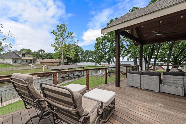 321 Bay Court, Gun Barrel City, TX 75156