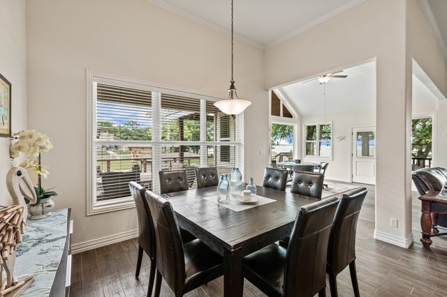 321 Bay Court, Gun Barrel City, TX 75156