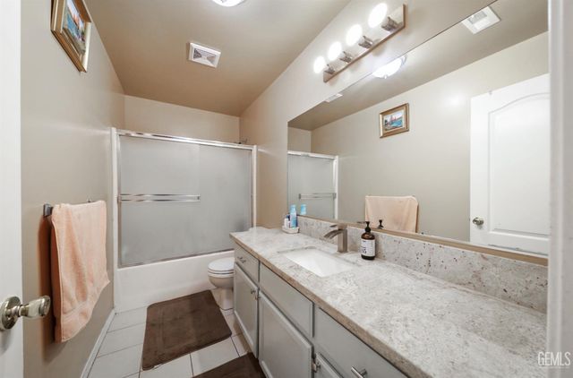 5918 Foss Ridge Court, Bakersfield, CA 93313