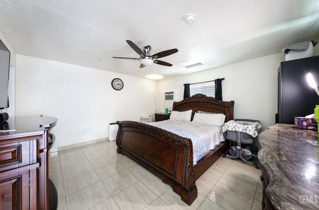 5918 Foss Ridge Court, Bakersfield, CA 93313