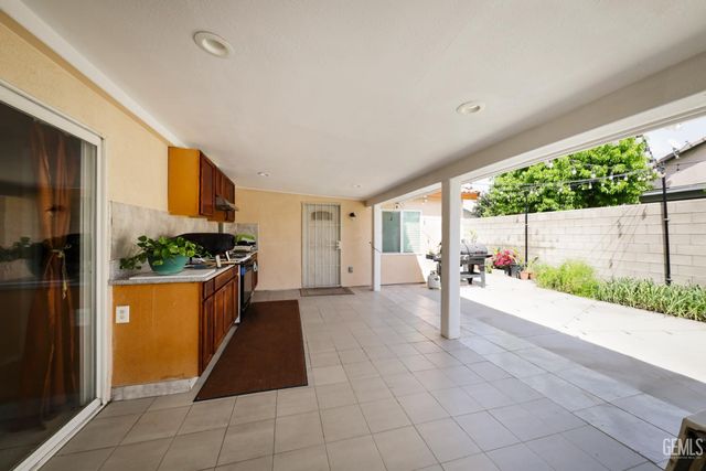 5918 Foss Ridge Court, Bakersfield, CA 93313