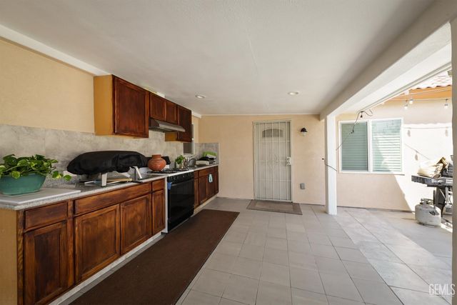 5918 Foss Ridge Court, Bakersfield, CA 93313