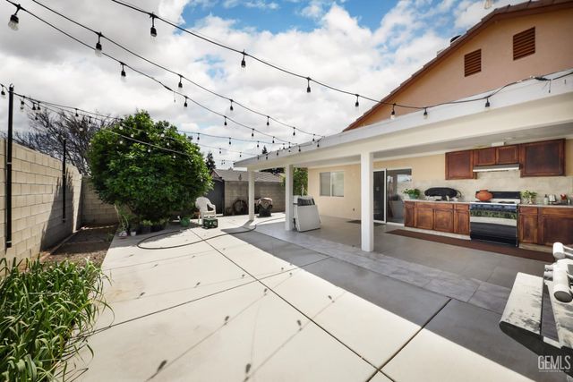 5918 Foss Ridge Court, Bakersfield, CA 93313