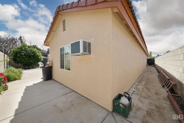 5918 Foss Ridge Court, Bakersfield, CA 93313
