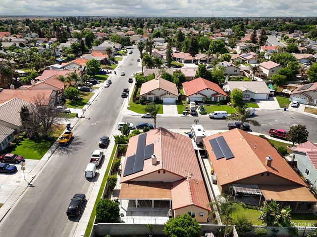 5918 Foss Ridge Court, Bakersfield, CA 93313