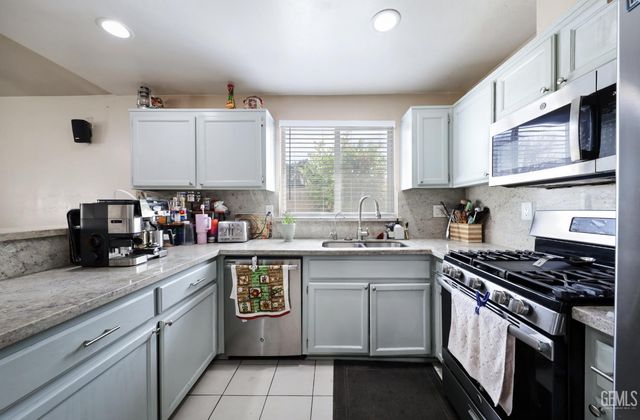 5918 Foss Ridge Court, Bakersfield, CA 93313