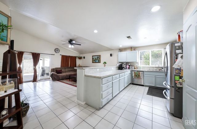 5918 Foss Ridge Court, Bakersfield, CA 93313