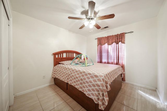 5918 Foss Ridge Court, Bakersfield, CA 93313