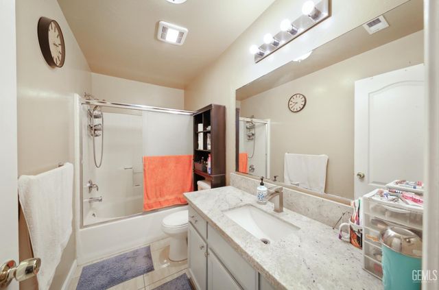 5918 Foss Ridge Court, Bakersfield, CA 93313