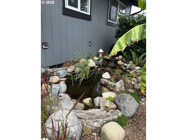 748 Sw WILLOWBROOK Ave, Gresham, OR 97080