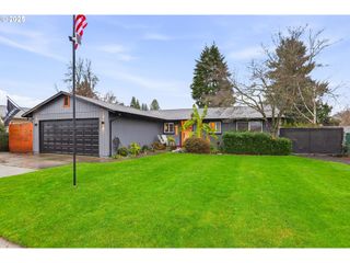 748 Sw WILLOWBROOK Ave, Gresham, OR 97080