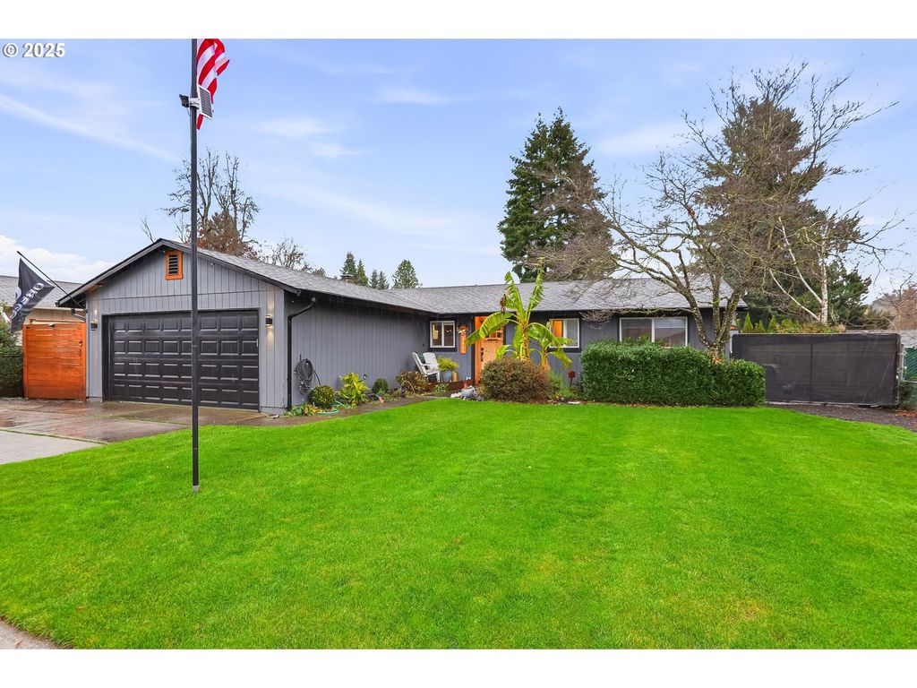 748 Sw WILLOWBROOK Ave, Gresham, OR 97080