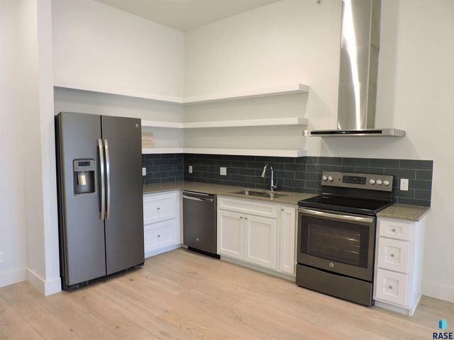 421 N Phillips Ave Avenue 406, Sioux Falls, SD 57104