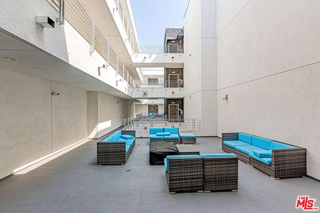 1101 S Harvard Boulevard 303, Los Angeles, CA 90006