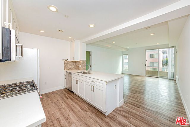 1101 S Harvard Boulevard 303, Los Angeles, CA 90006