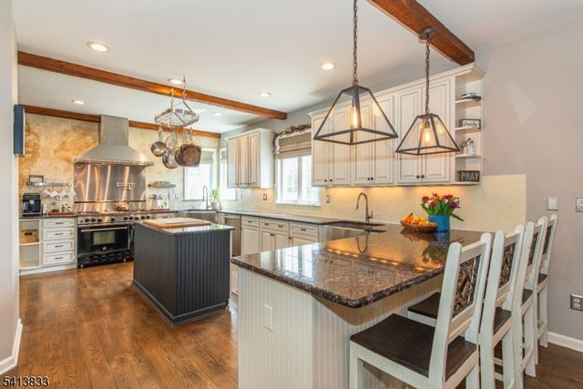 5 Tracey Ln, Mount Olive Twp., NJ 07828