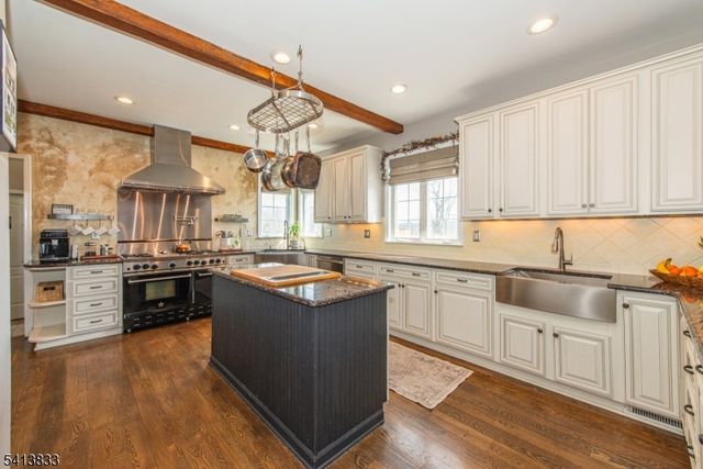 5 Tracey Ln, Mount Olive Twp., NJ 07828