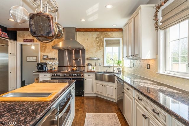 5 Tracey Ln, Mount Olive Twp., NJ 07828