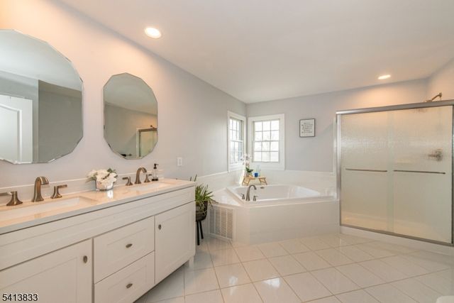 5 Tracey Ln, Mount Olive Twp., NJ 07828