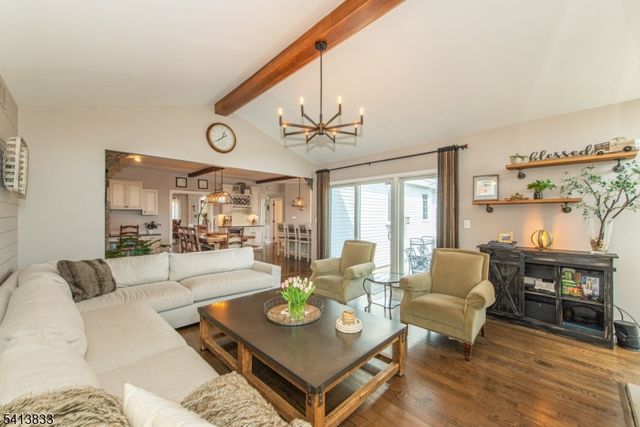 5 Tracey Ln, Mount Olive Twp., NJ 07828