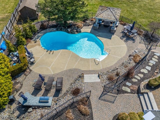 5 Tracey Ln, Mount Olive Twp., NJ 07828