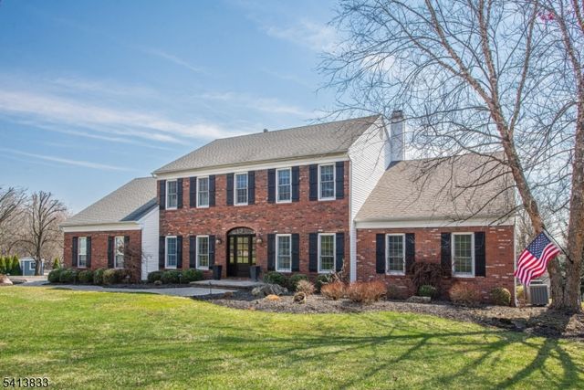 5 Tracey Ln, Mount Olive Twp., NJ 07828