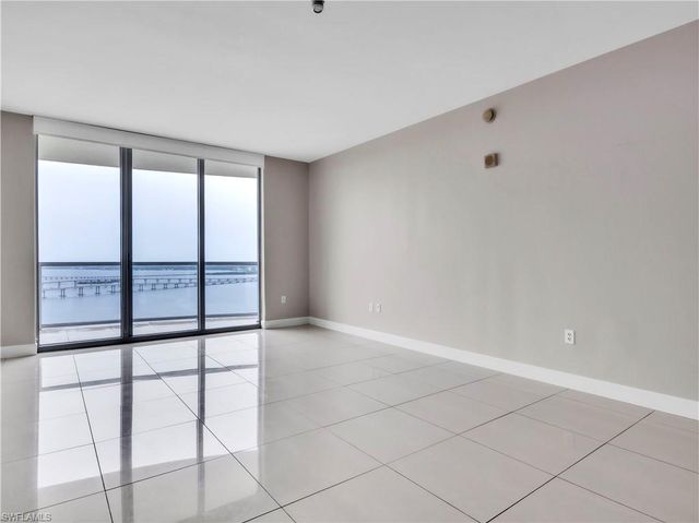 3000 Oasis Grand BLVD 2905, Fort Myers, FL 33916
