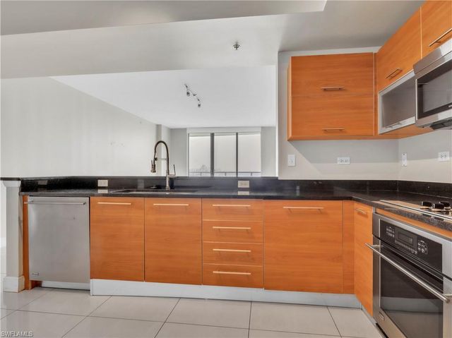 3000 Oasis Grand BLVD 2905, Fort Myers, FL 33916