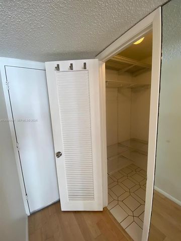 18041 Biscayne Blvd 804, Aventura, FL 33160