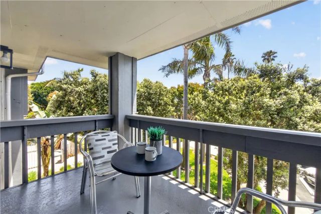 17142 Pacific Coast 201, Huntington Beach, CA 92649