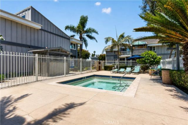 17142 Pacific Coast 201, Huntington Beach, CA 92649