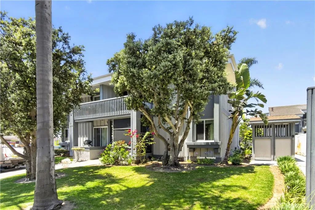 17142 Pacific Coast 201, Huntington Beach, CA 92649