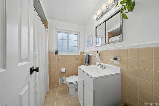 31030 Cousino Drive, Warren, MI 48092