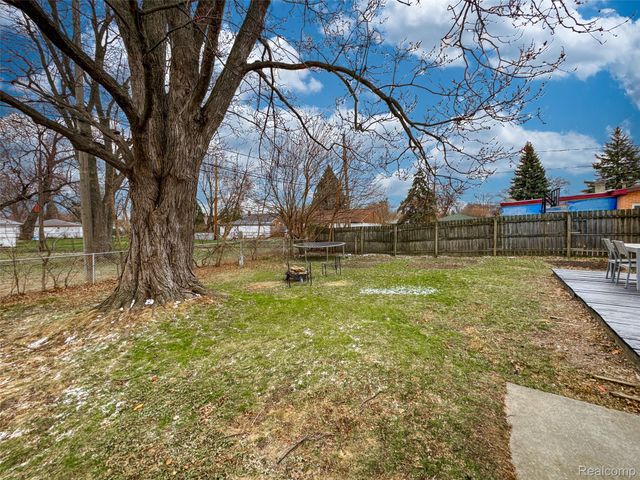 31030 Cousino Drive, Warren, MI 48092