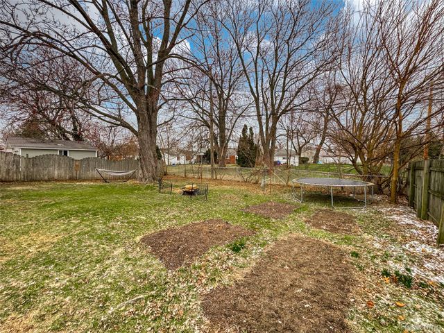 31030 Cousino Drive, Warren, MI 48092