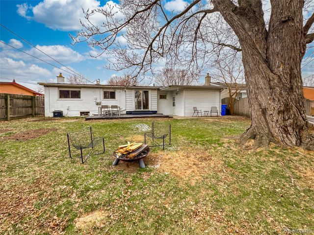 31030 Cousino Drive, Warren, MI 48092