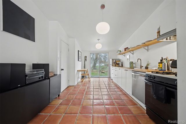 31030 Cousino Drive, Warren, MI 48092