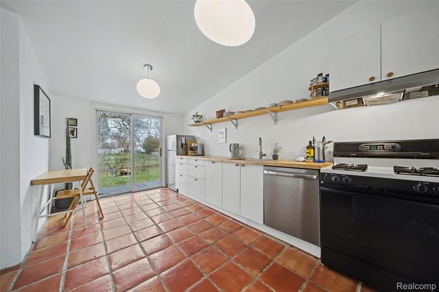 31030 Cousino Drive, Warren, MI 48092