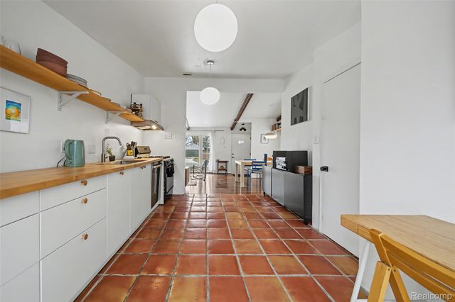 31030 Cousino Drive, Warren, MI 48092