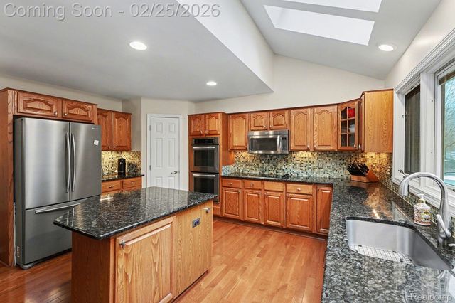 777 Great Oaks Drive, Bloomfield Hills, MI 48304