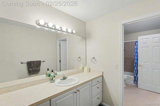 777 Great Oaks Drive, Bloomfield Hills, MI 48304