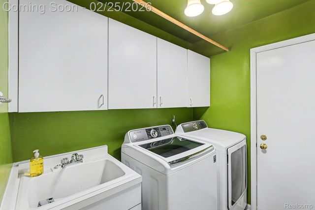 777 Great Oaks Drive, Bloomfield Hills, MI 48304