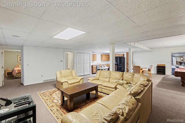 777 Great Oaks Drive, Bloomfield Hills, MI 48304