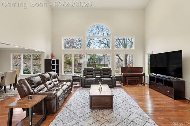 777 Great Oaks Drive, Bloomfield Hills, MI 48304